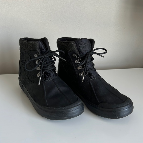 Women’s Keen Winter Boots - Picture 1 of 4